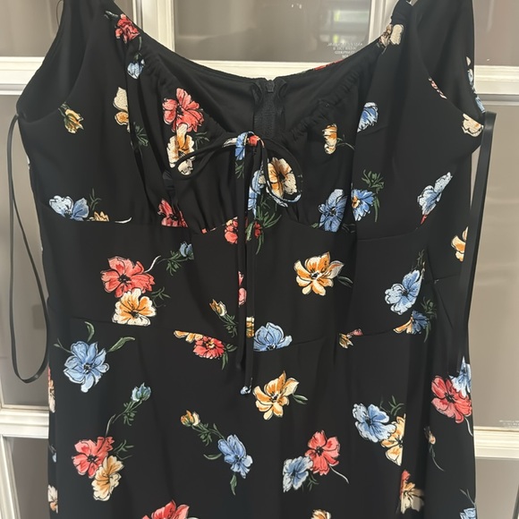 NWOT B.Smart size 15 black flower patterned dress - Picture 2 of 3